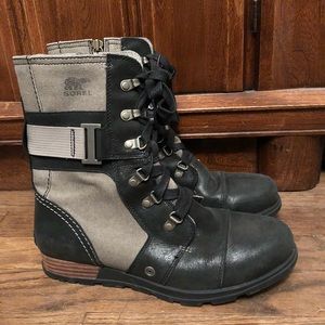 Sorel Major Carly zip up military boot